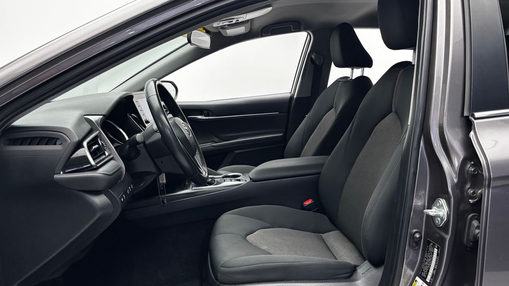 2024 Toyota Camry LE - Photo 9
