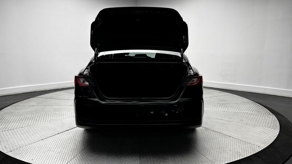 2025 Toyota Camry LE - Photo 37