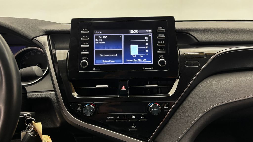 2024 Toyota Camry LE - Photo 17