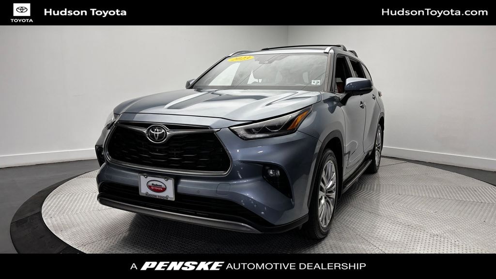 Used 2023 Toyota Highlander Platinum SUV