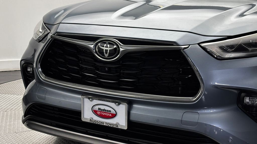 Used 2023 Toyota Highlander Platinum SUV