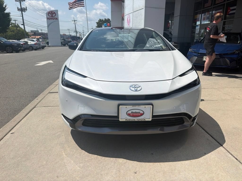New 2026 Toyota Prius XLE XLE