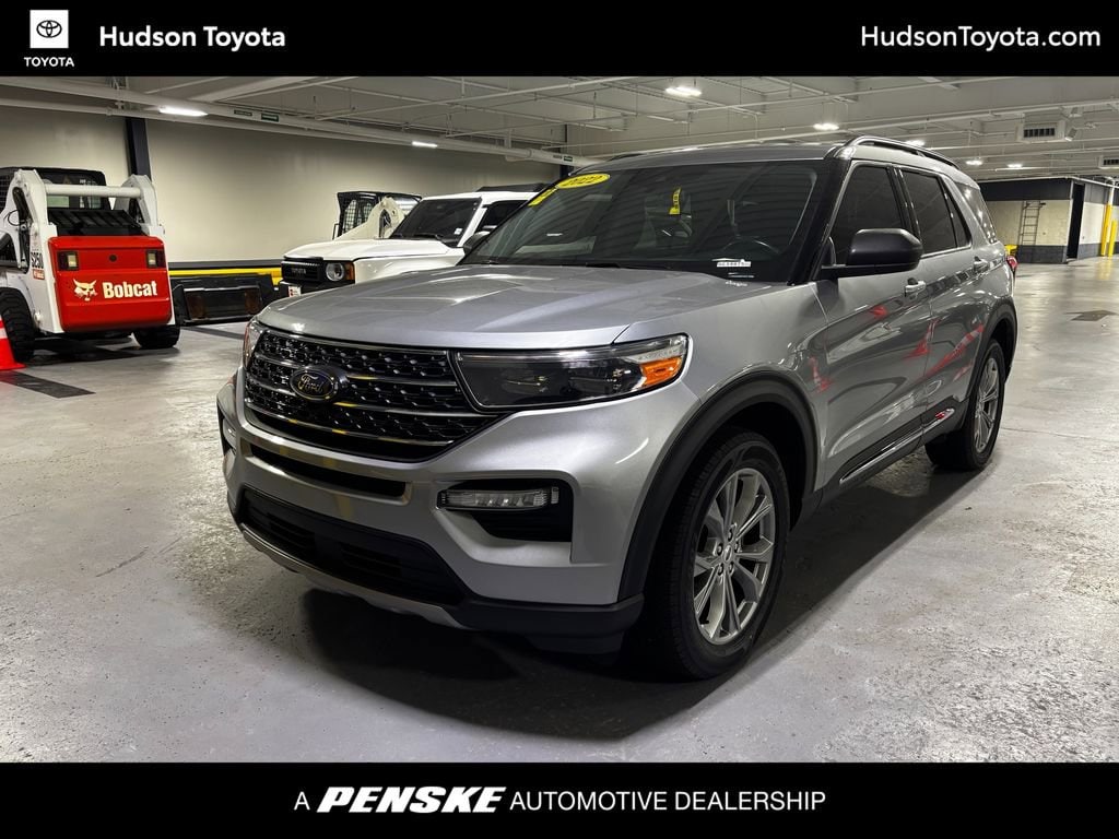 2022 Ford Explorer XLT 4WD's photo