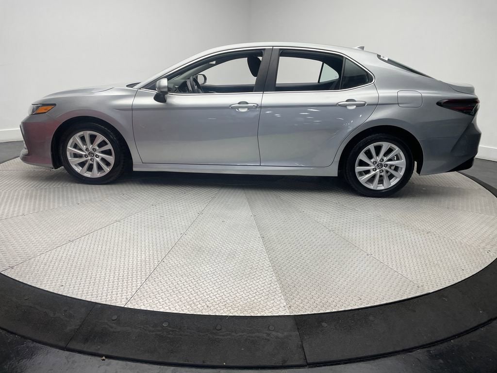 2024 Toyota Camry LE - Photo 8