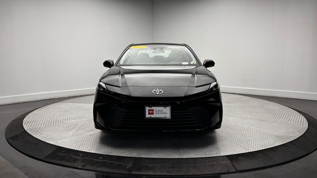 2025 Toyota Camry LE - Photo 42