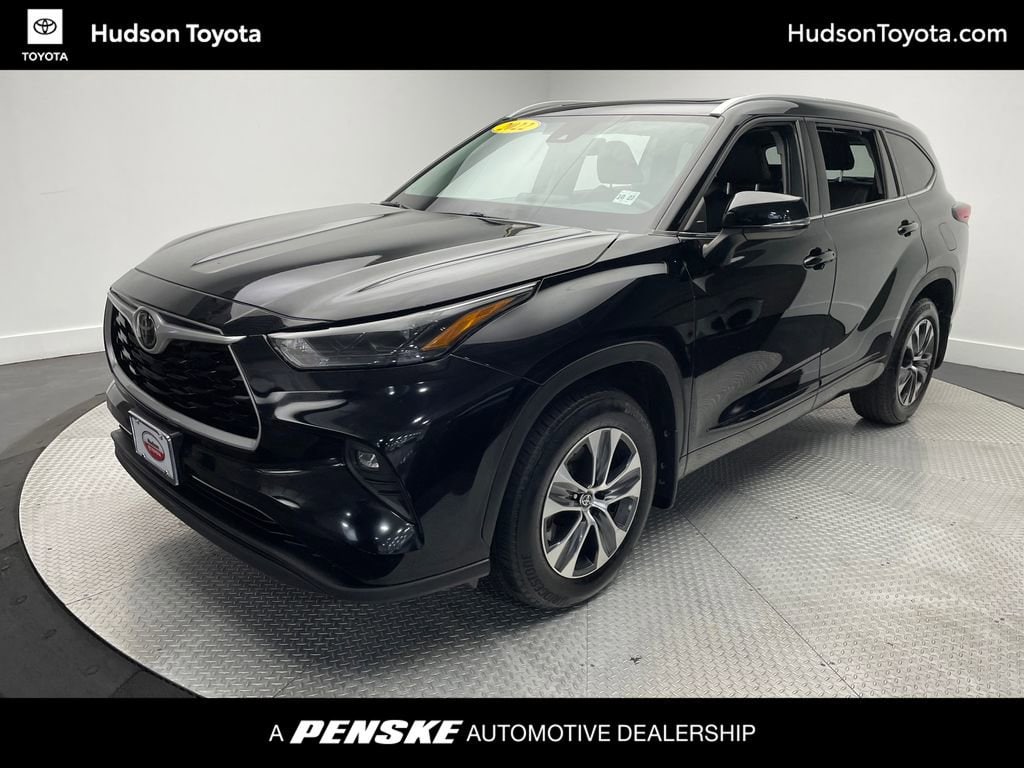2022 Toyota Highlander XLE's photo