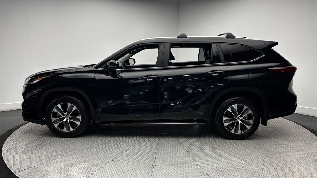 Used 2023 Toyota Highlander XLE SUV