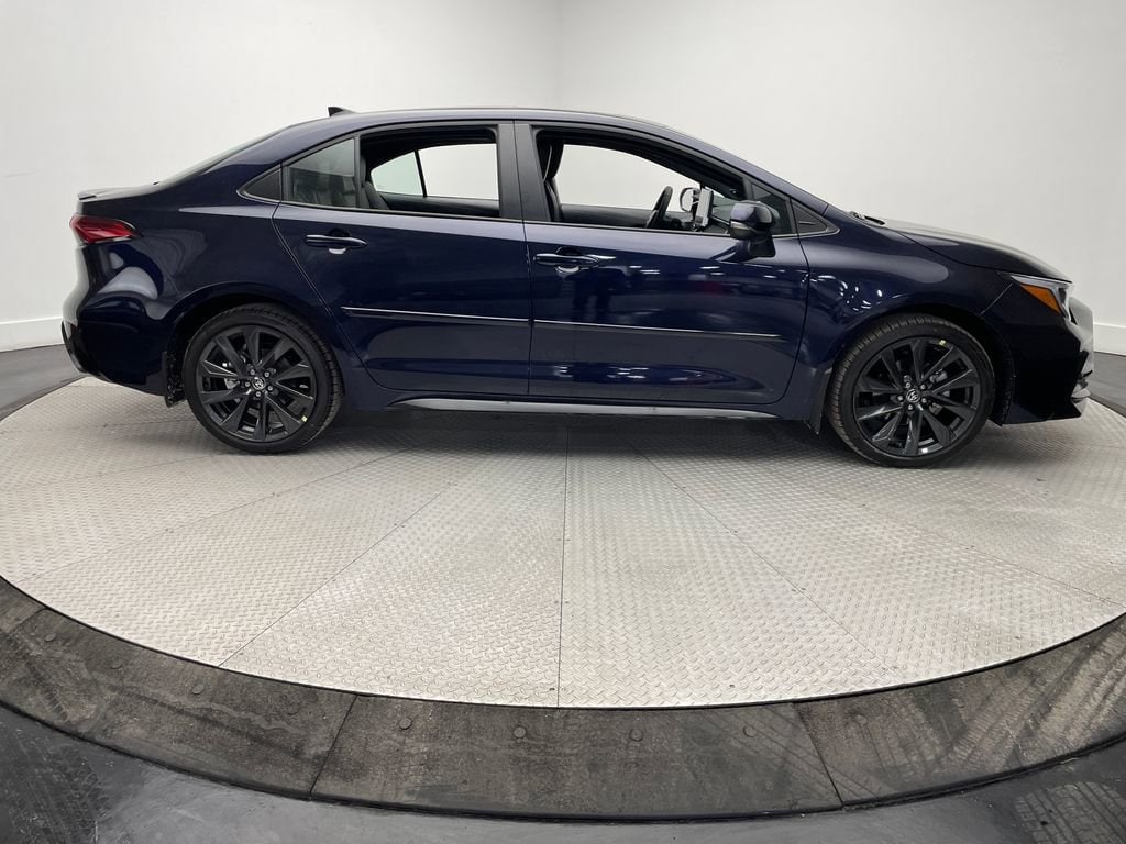 2026 Toyota Corolla XSE - Photo 4