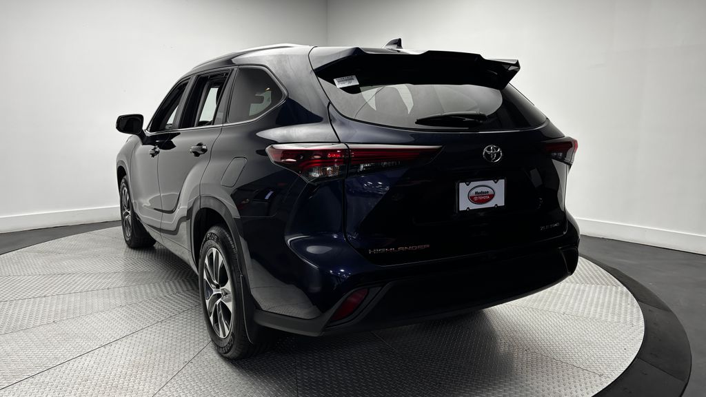 2025 Toyota Highlander XLE - Photo 38