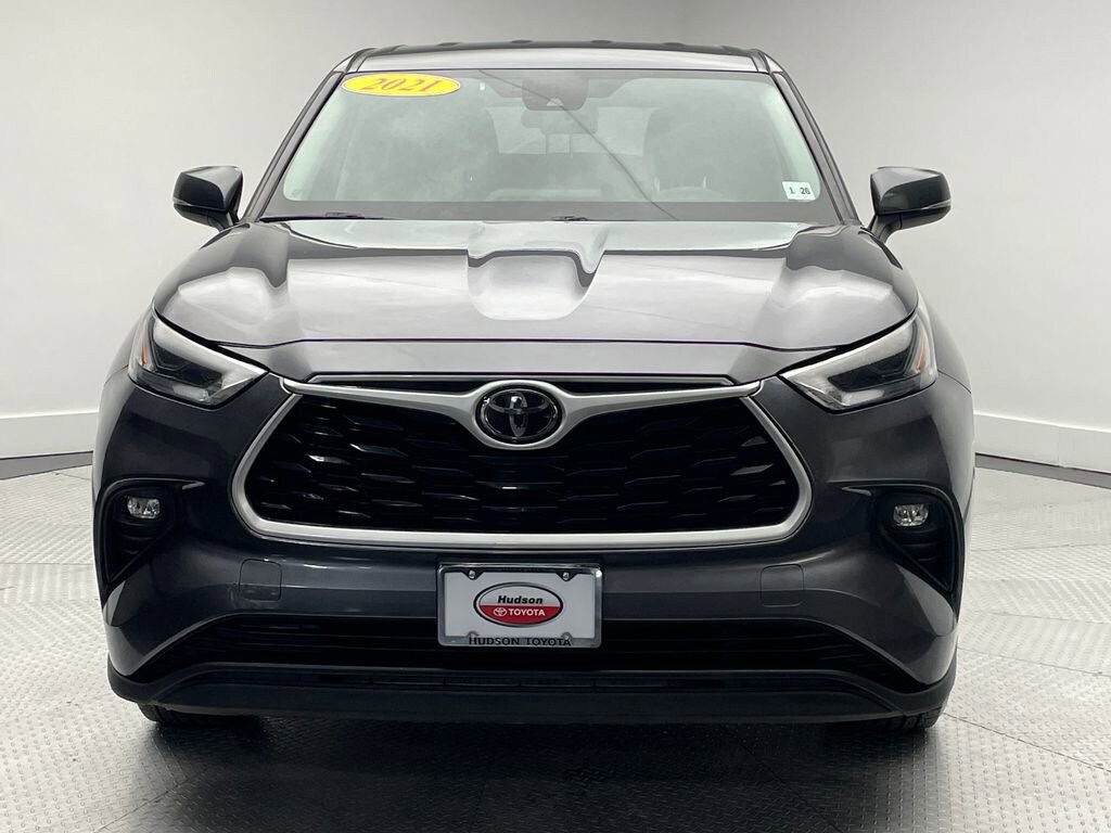 Used 2021 Toyota Highlander LE SUV