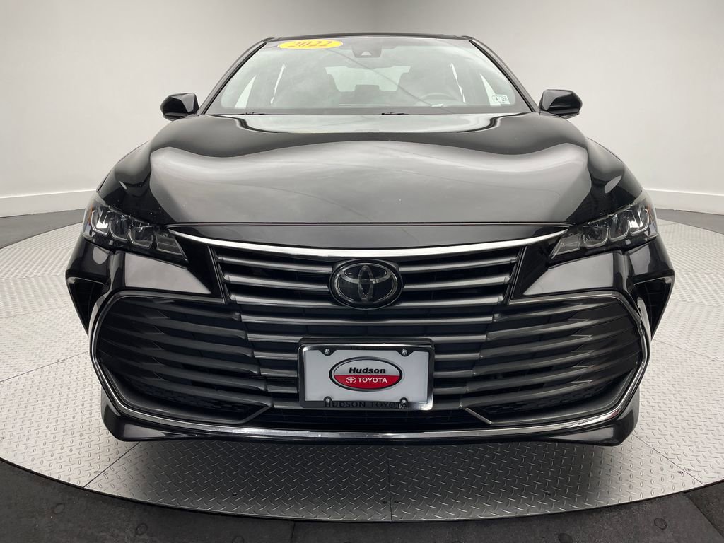 2022 Toyota Avalon XLE photo 2