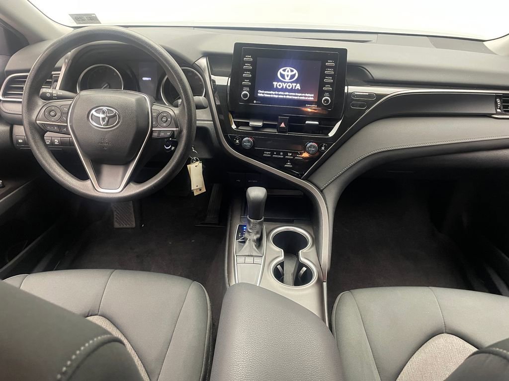 2024 Toyota Camry LE - Photo 19
