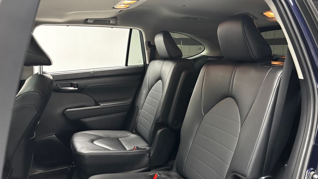 2025 Toyota Highlander XLE - Photo 33