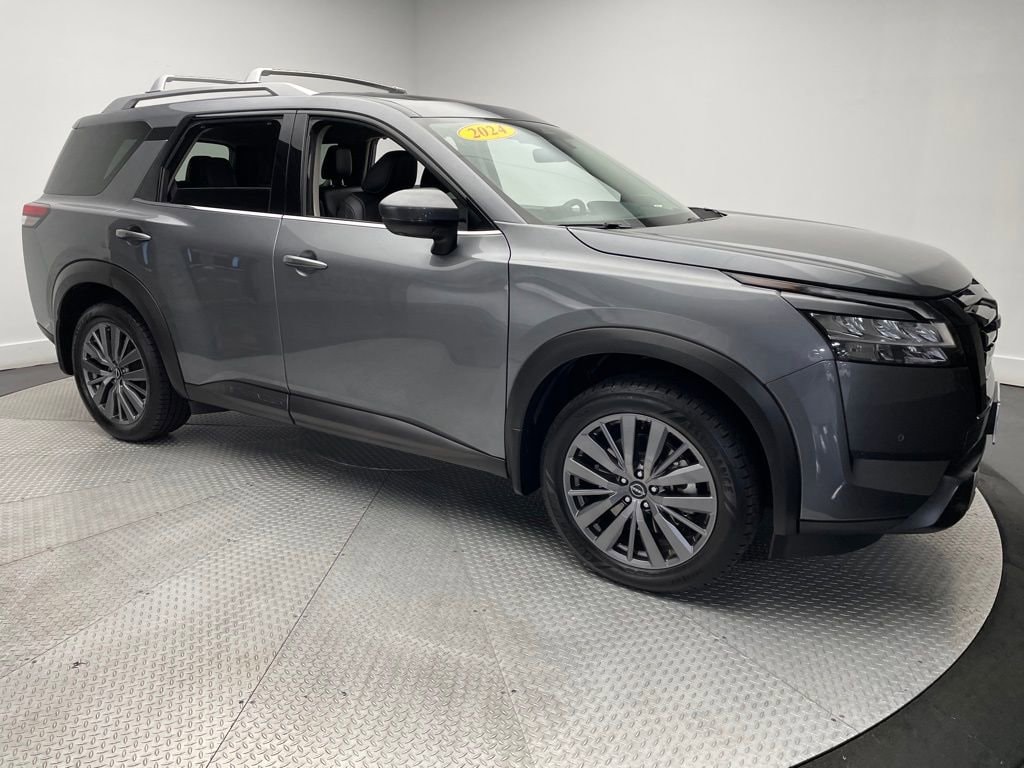 Used 2024 Nissan Pathfinder SL SUV