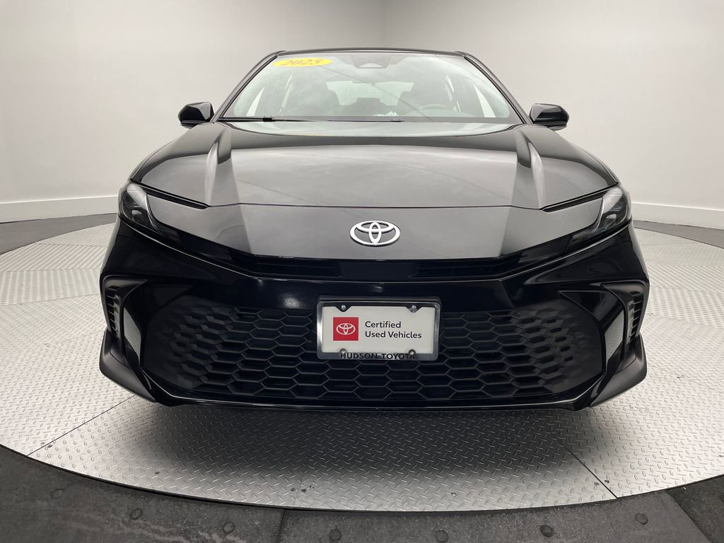 2025 Toyota Camry SE photo 2