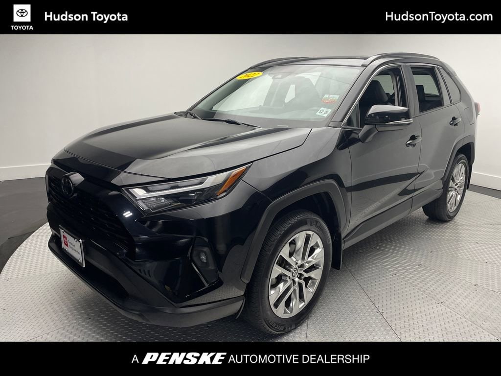 2022 Toyota RAV4 XLE Premium's photo