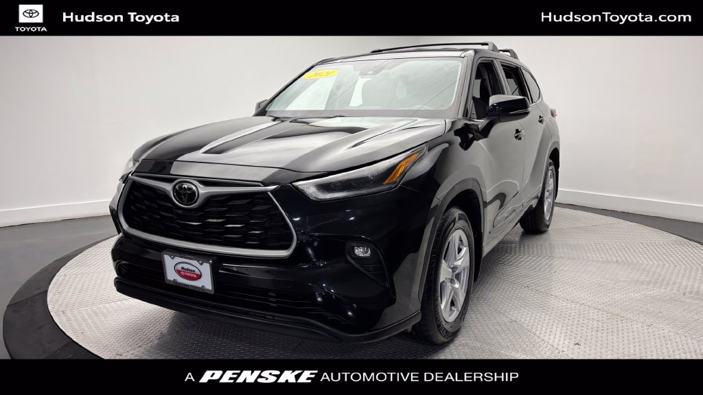 2021 Toyota Highlander LE
