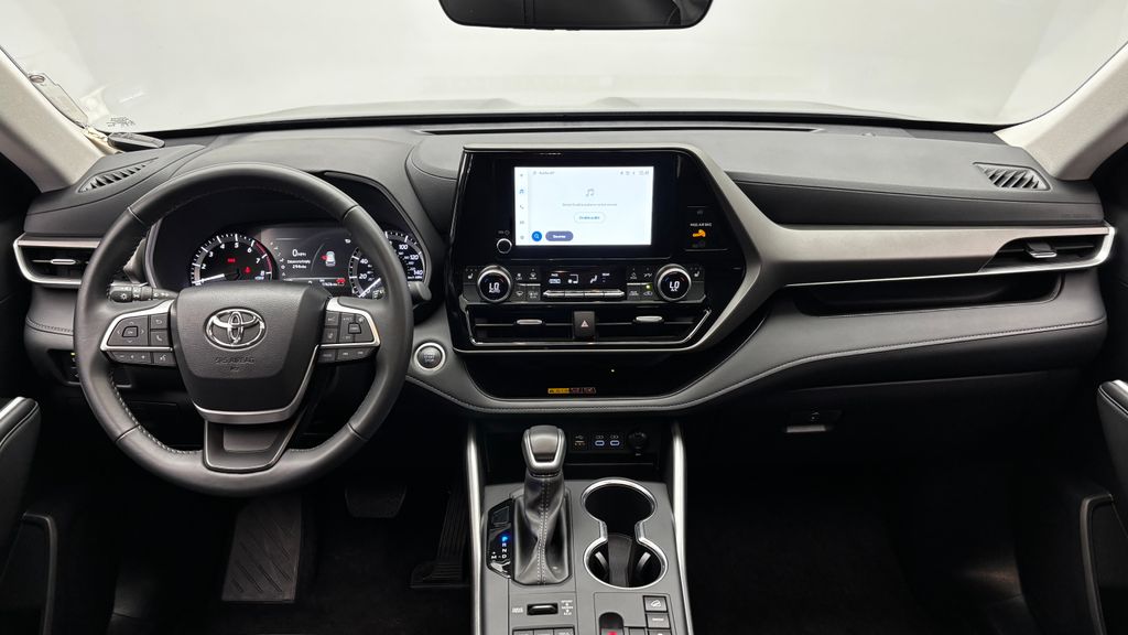 2025 Toyota Highlander XLE - Photo 30