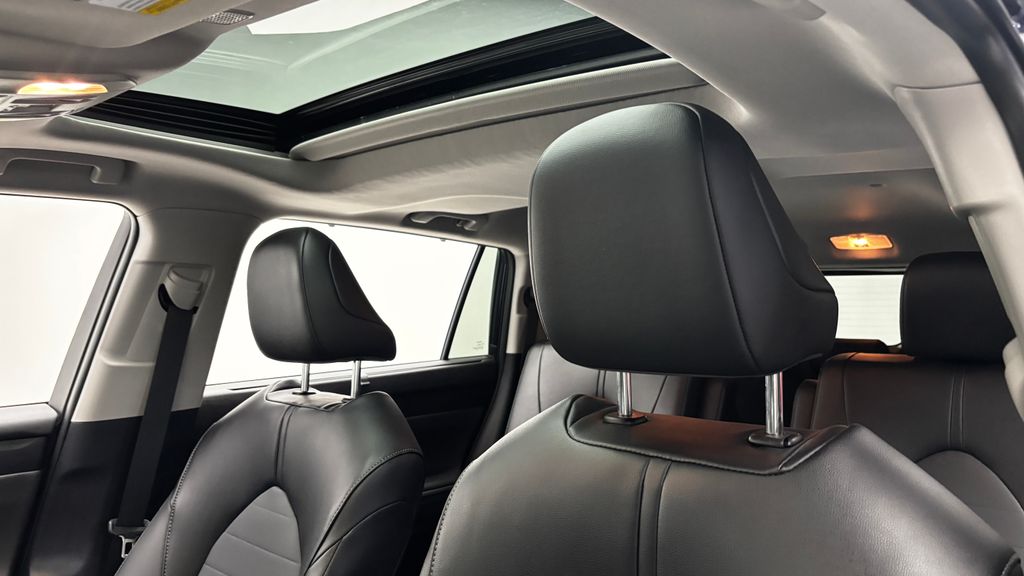 2025 Toyota Highlander XLE - Photo 17