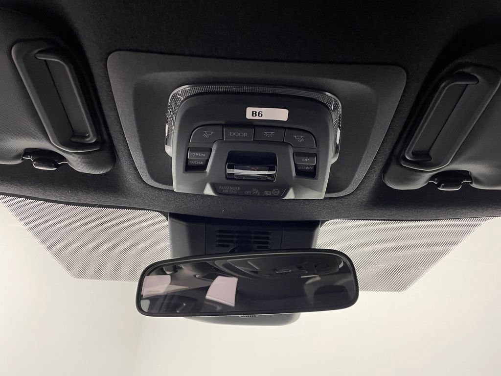 2026 Toyota Corolla XSE - Photo 32