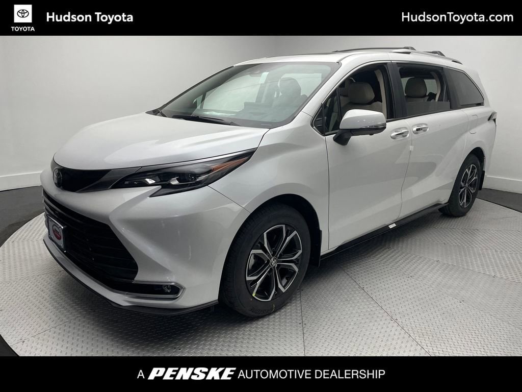 2026 Toyota Sienna Platinum's photo
