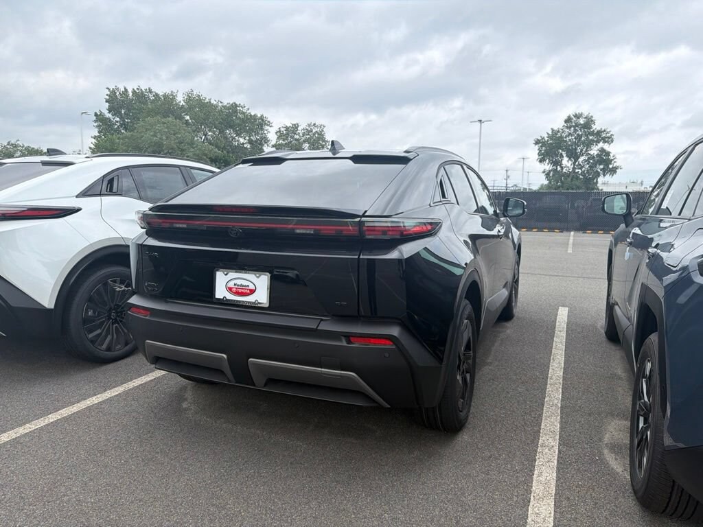 New 2026 Toyota C-HR SE SE AWD