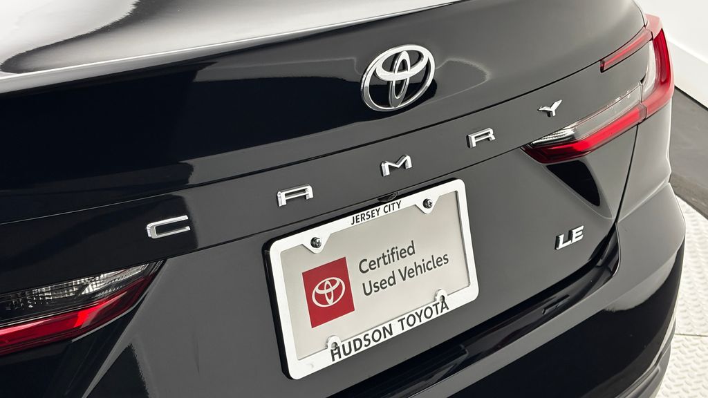 2025 Toyota Camry LE - Photo 12