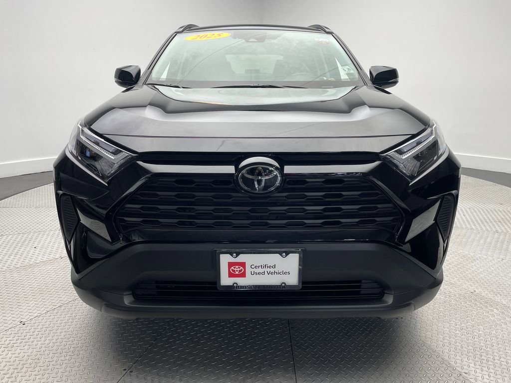 2025 Toyota RAV4 XLE photo 2