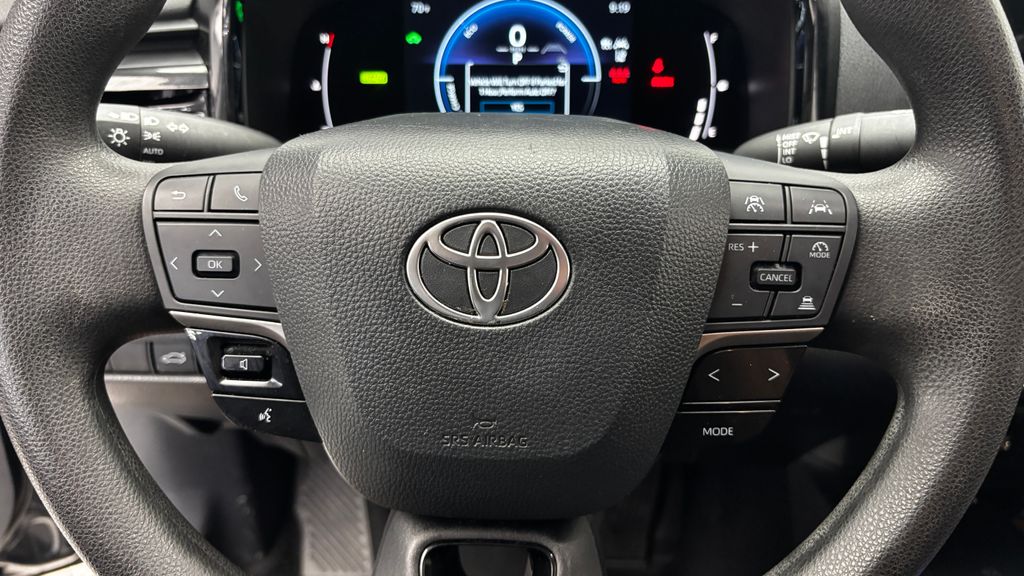 2025 Toyota Camry LE - Photo 23
