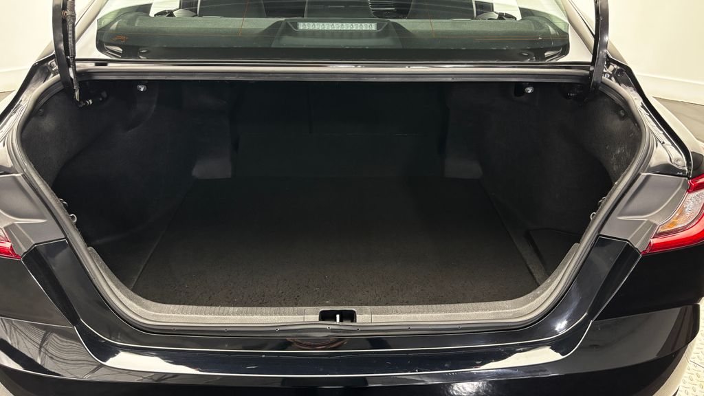 2025 Toyota Camry LE - Photo 38