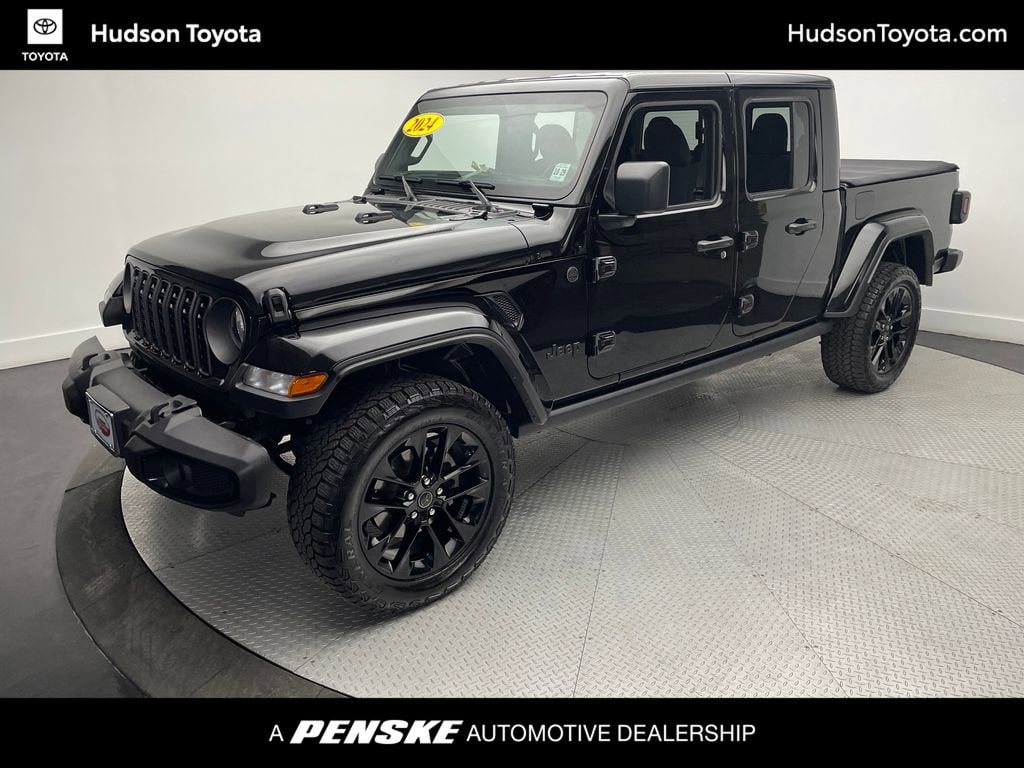 Used 2024 Jeep Gladiator Sport Truck Crew Cab