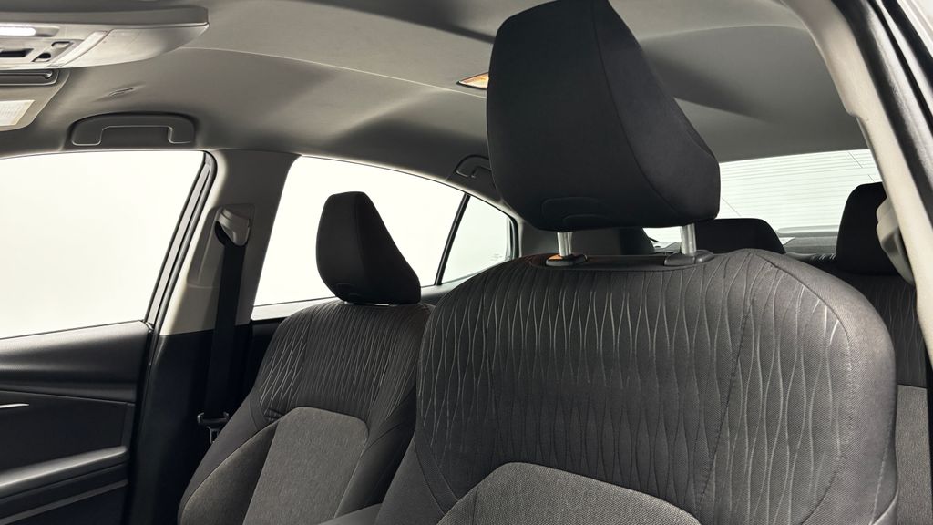 2025 Toyota Camry LE - Photo 19