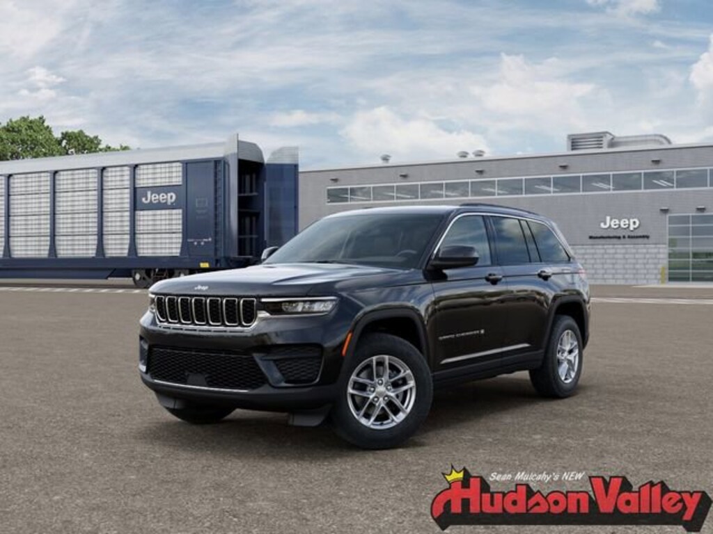 New 2026 Jeep Grand Cherokee Laredo Sport Utility