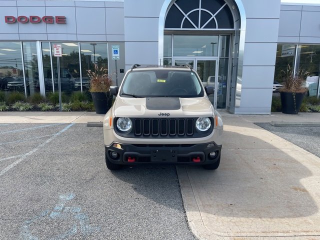 2016 Jeep Renegade Trailhawk photo 2