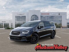 2026 Chrysler Pacifica Select Passenger Van