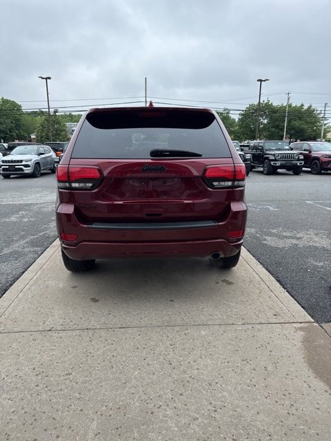 2021 Jeep Grand Cherokee Laredo photo 2