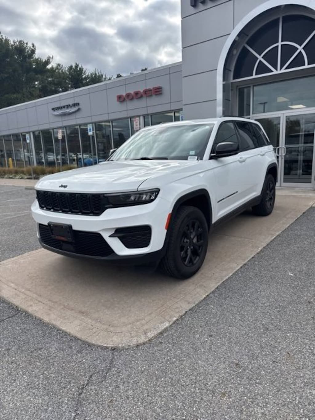 Certified 2024 Jeep Grand Cherokee Laredo SUV