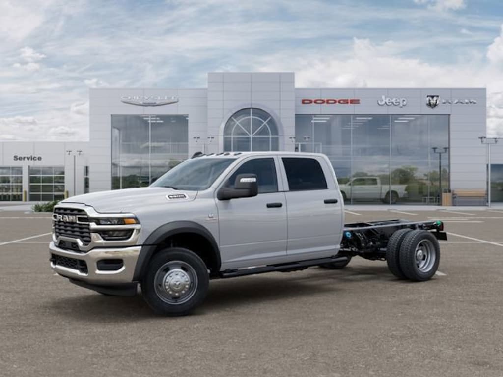 New 2026 Ram 5500 Chassis Cab TRADESMAN CREW 4X4 60' CA Pickup