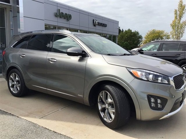 Used 2016 Kia Sorento Limited with VIN 5XYPKDA17GG031886 for sale in Newburgh, NY