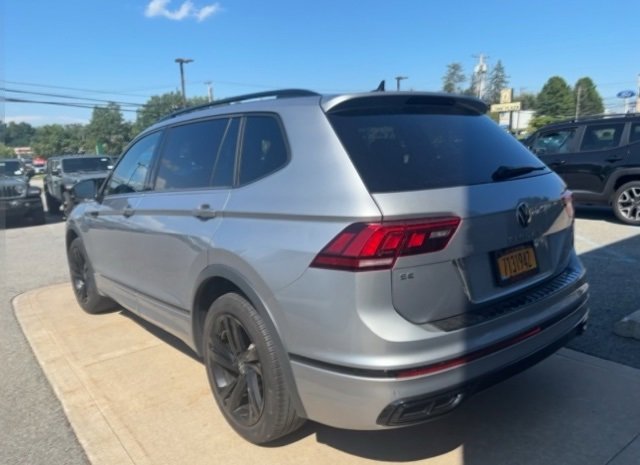 2023 Volkswagen Tiguan SE R-Line Black photo 2