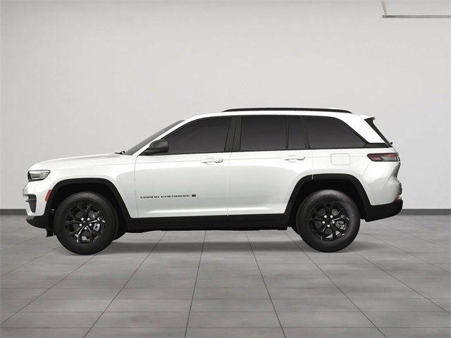 2025 Jeep Grand Cherokee Laredo photo 3