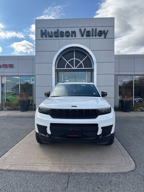 2024 Jeep Grand Cherokee Laredo photo 2