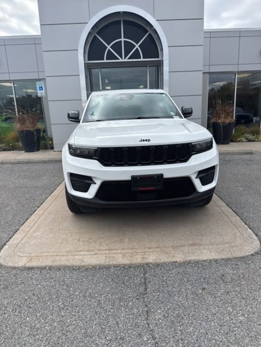 Certified 2024 Jeep Grand Cherokee Laredo SUV