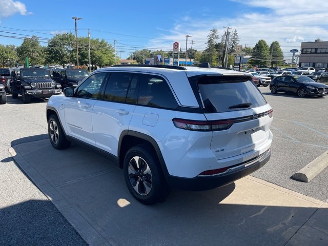 2024 Jeep Cherokee Limited 4xe photo 4