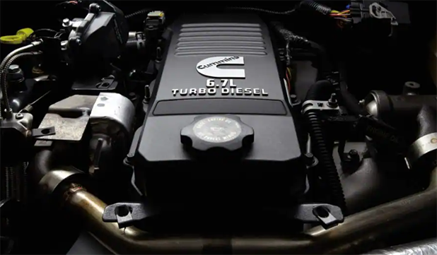 2500-engine-6.7-diesel.png
