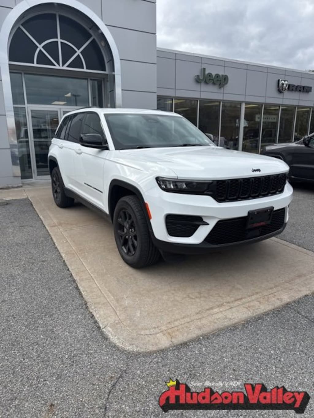 Certified 2024 Jeep Grand Cherokee Laredo SUV