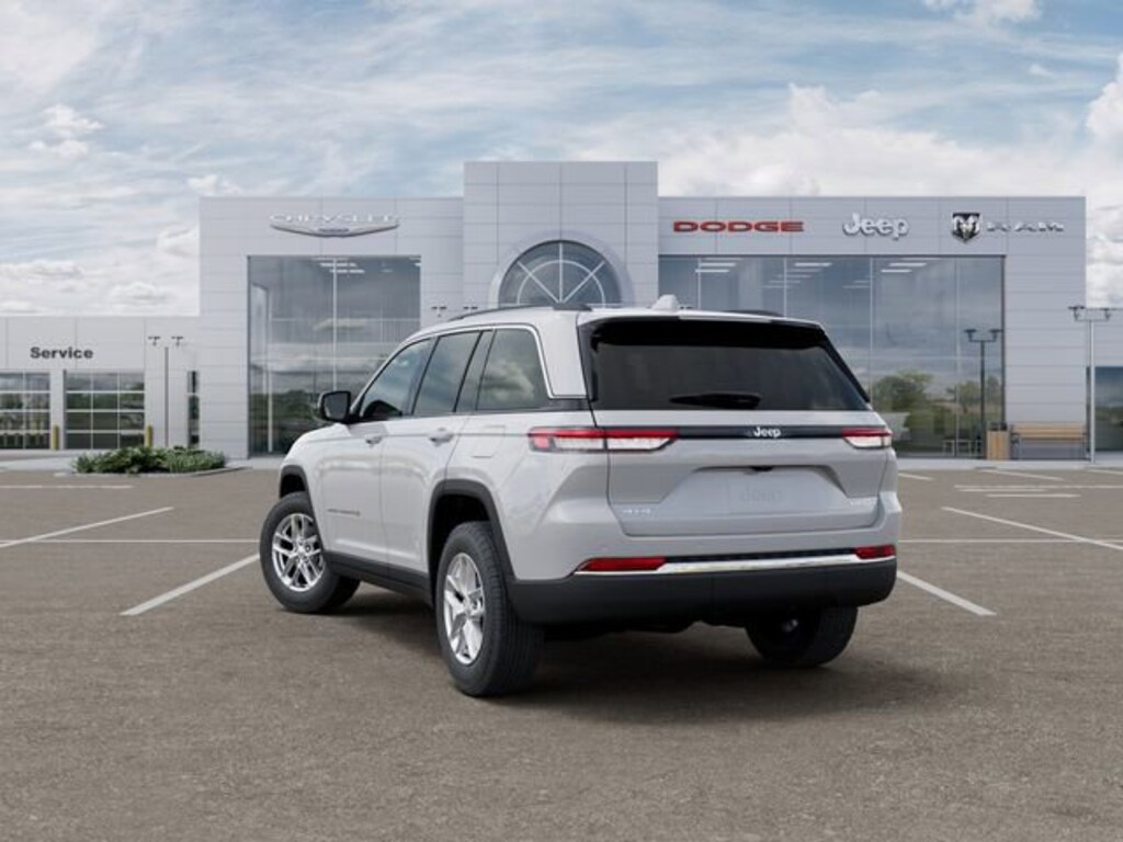 New 2026 Jeep Grand Cherokee Laredo Sport Utility