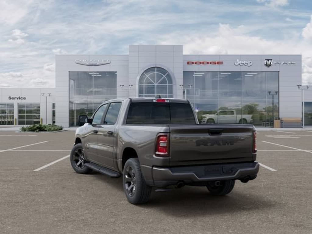 New 2026 Ram 1500 EXPRESS CREW CAB 4X4 5'7 BOX Pickup
