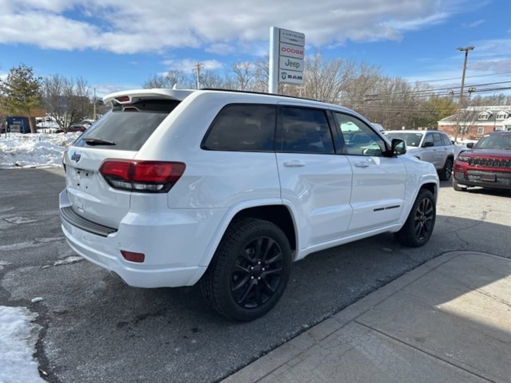 Used 2019 Jeep Grand Cherokee Altitude SUV