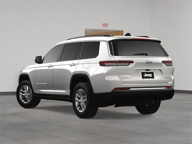2025 Jeep Grand Cherokee Laredo photo 4